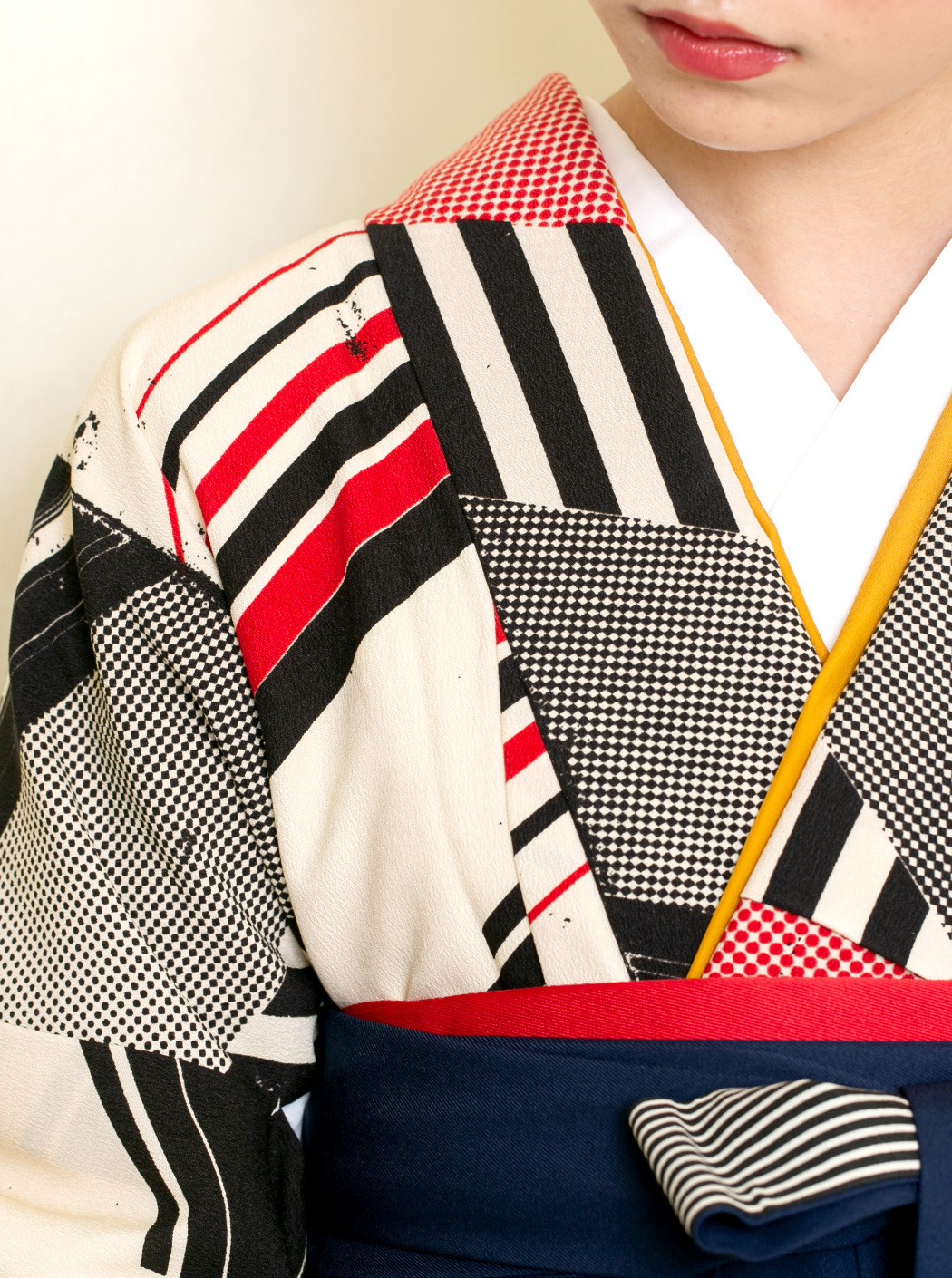 ヤバネ/黒（袴：紐裏ストライプ／紺） | 【公式】モダンアンテナの卒業