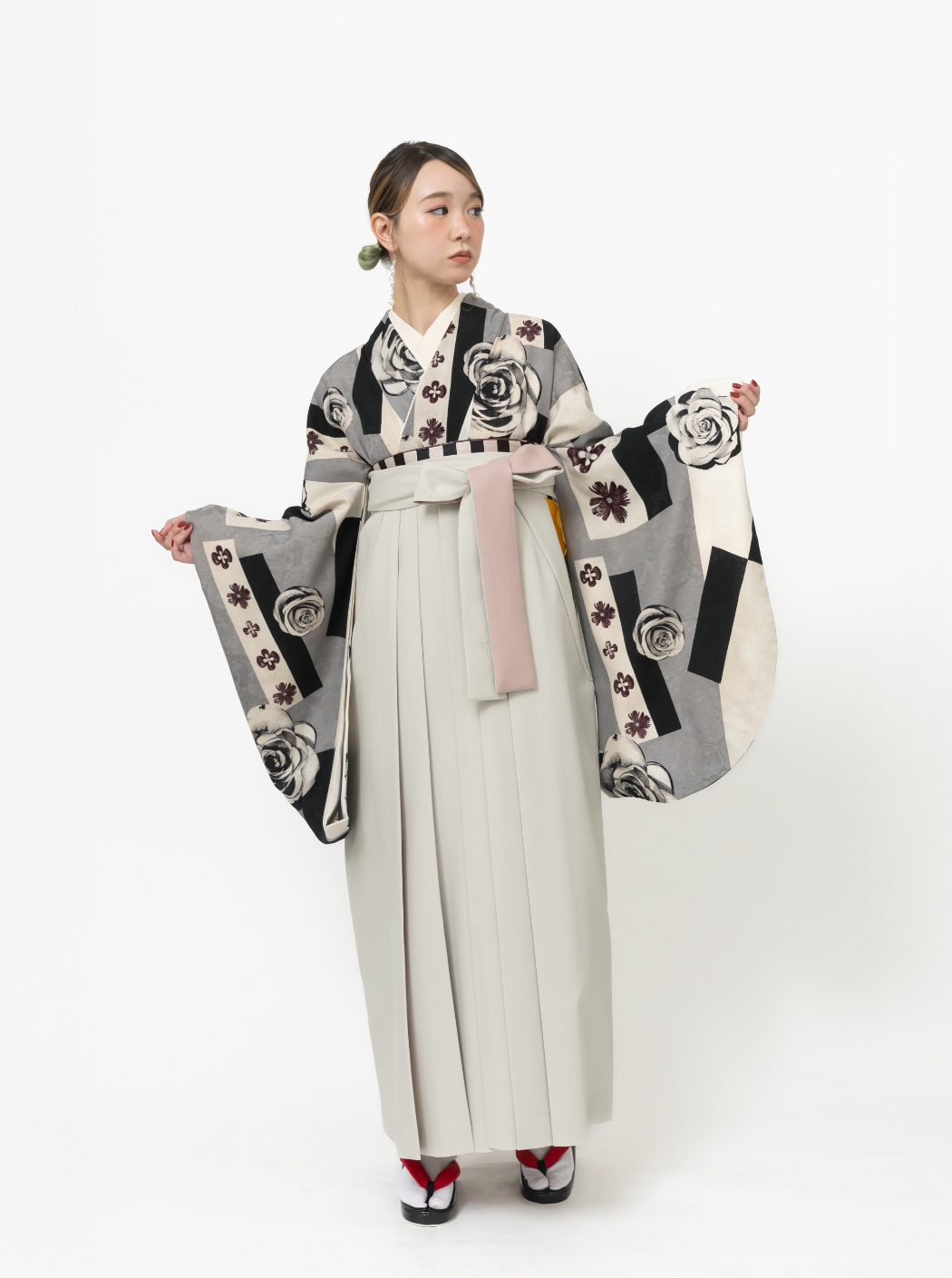 薔薇の構築/モノクロ（袴：アコーディオン/グレージュ×薄ピンク