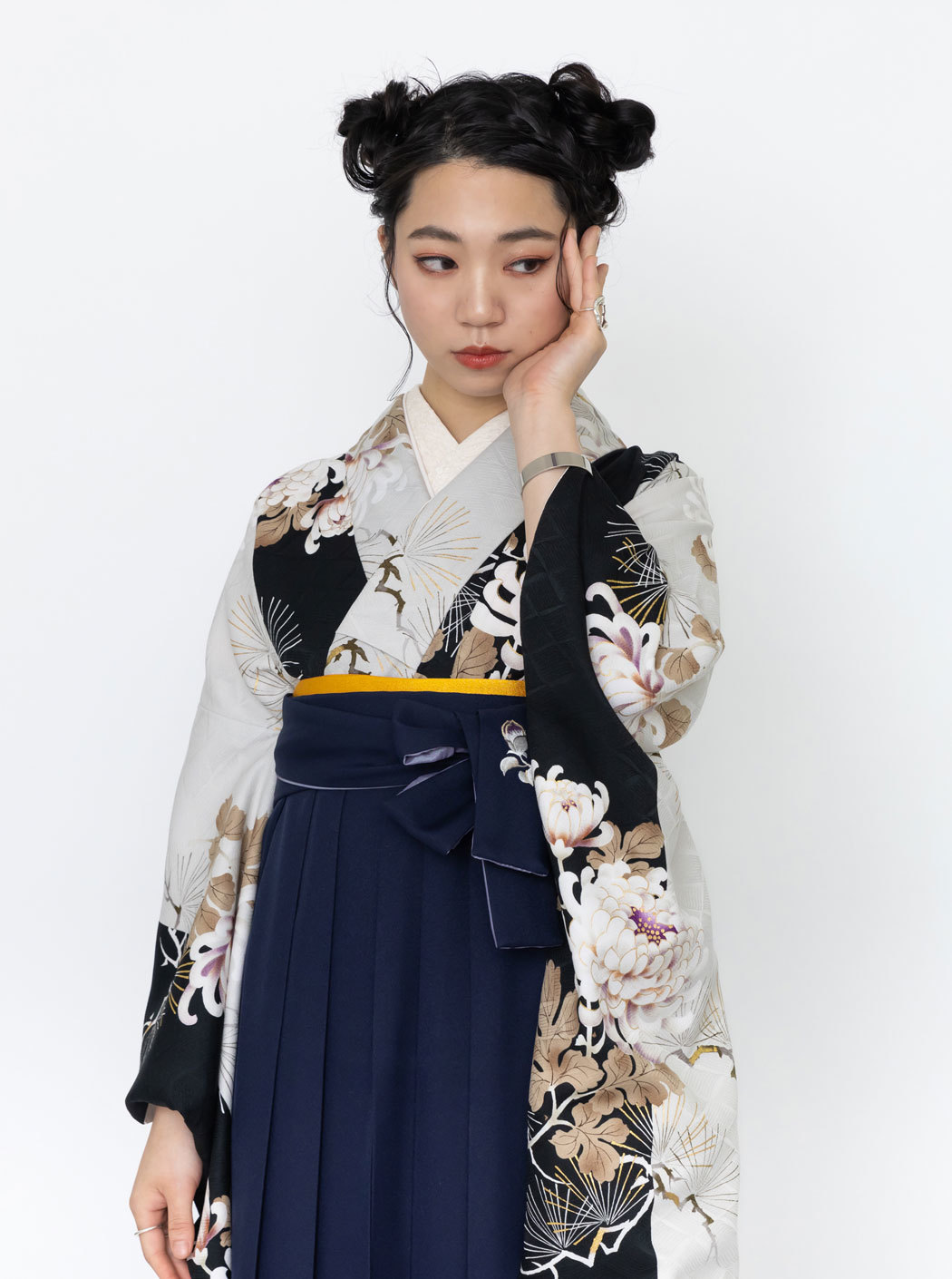 miki♡羽織袴 M0075 牡丹と鉄線(バニラ)(No.9697) /和風館ICHI京都店 | My袴（はかま）