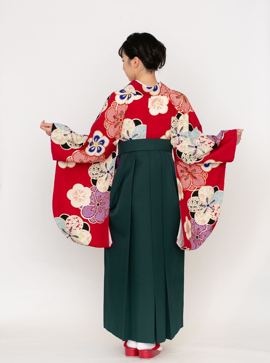 ねじり梅/赤【榛原】（袴：菊に梅刺繍／緑） | 【公式】モダンアンテナ