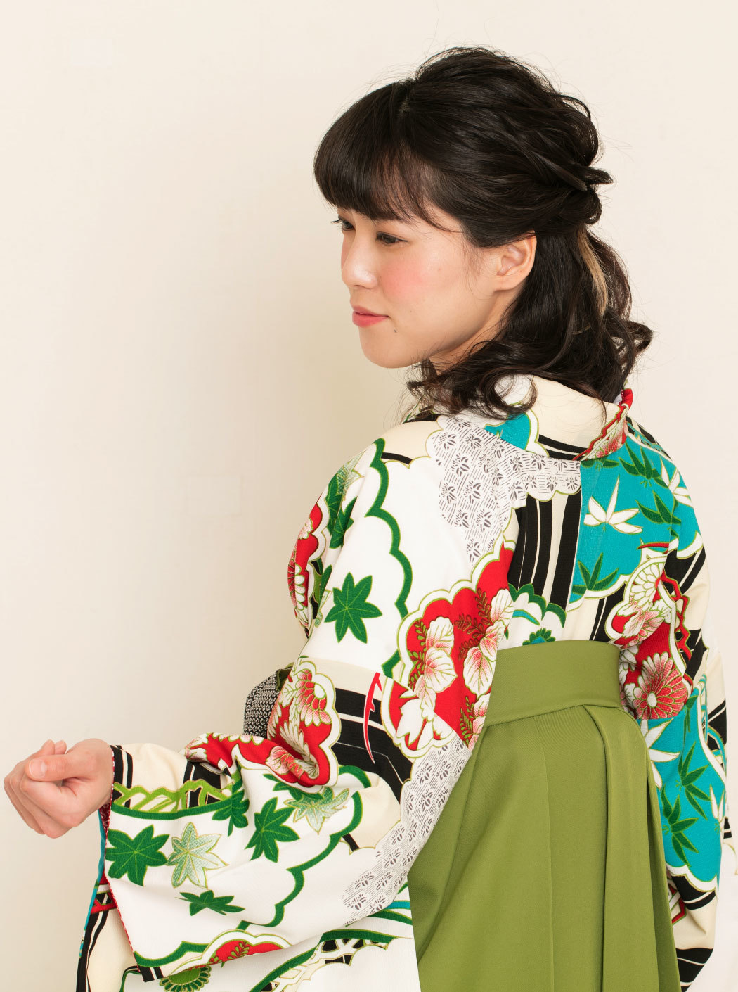 松に雲/白×赤【九重】（袴：椿刺繍／抹茶） | 【公式】モダンアンテナ