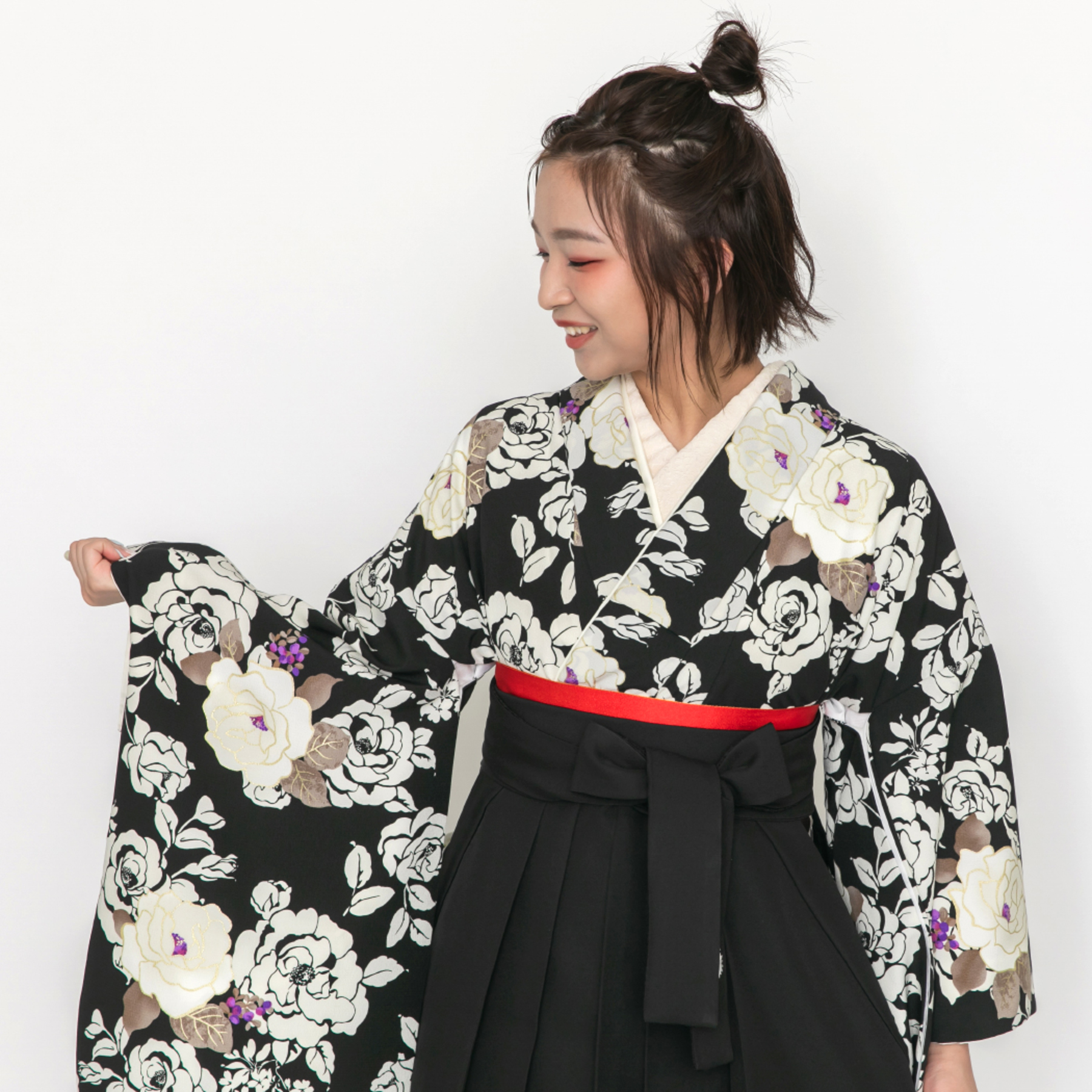 バラ / 黒【JAPAN STYLE】（袴：菊刺繍／黒） | 【公式】モダン 
