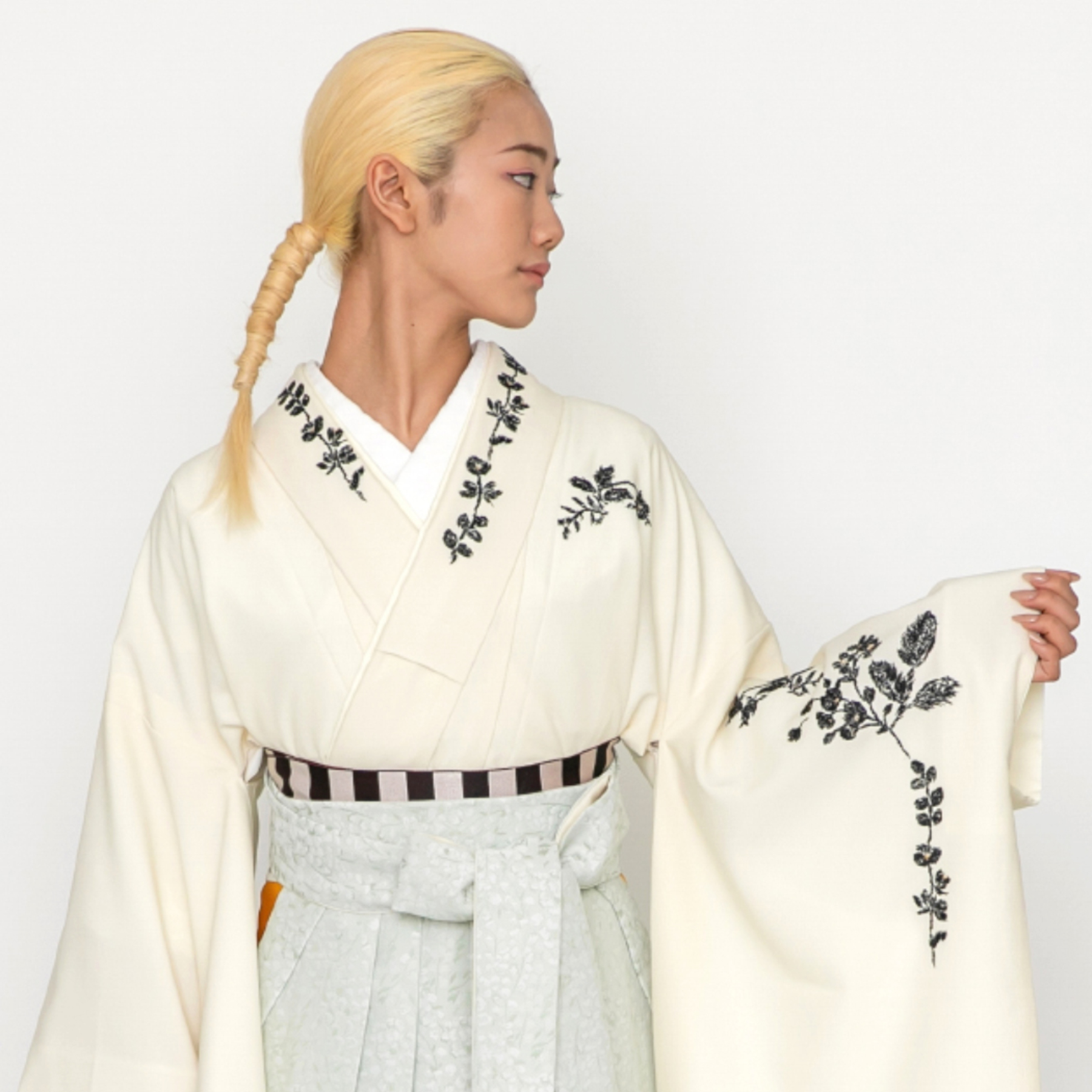 レース刺繍 / オフホワイト【Kami Shibai-story of-】（袴：小花／薄 