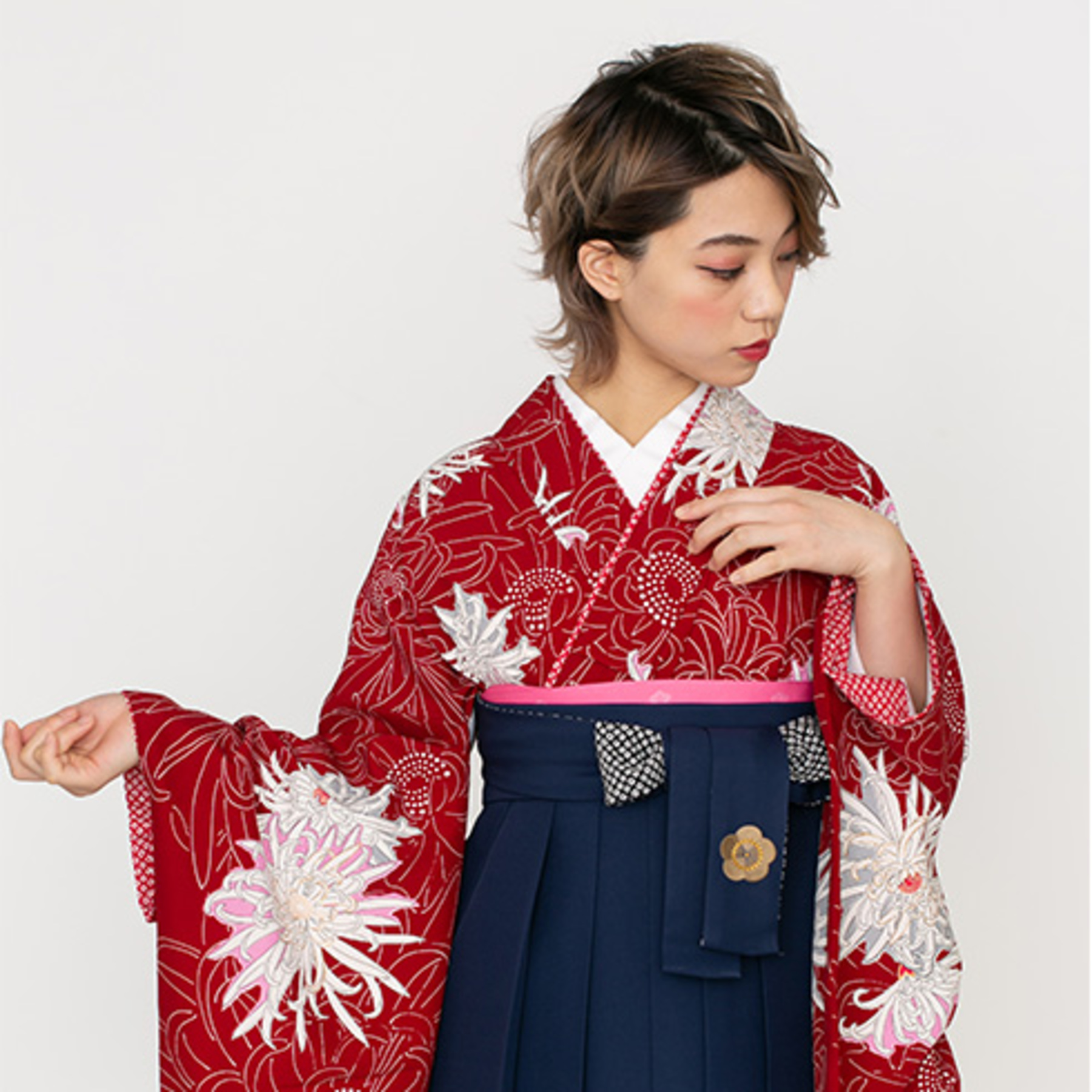 乱菊/赤【九重】（袴：橘刺繍／紺） | 【公式】モダンアンテナの卒業袴