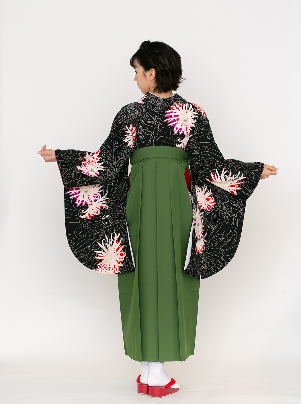 乱菊/黒【九重】（袴：橘刺繍／抹茶） | 【公式】モダンアンテナの卒業