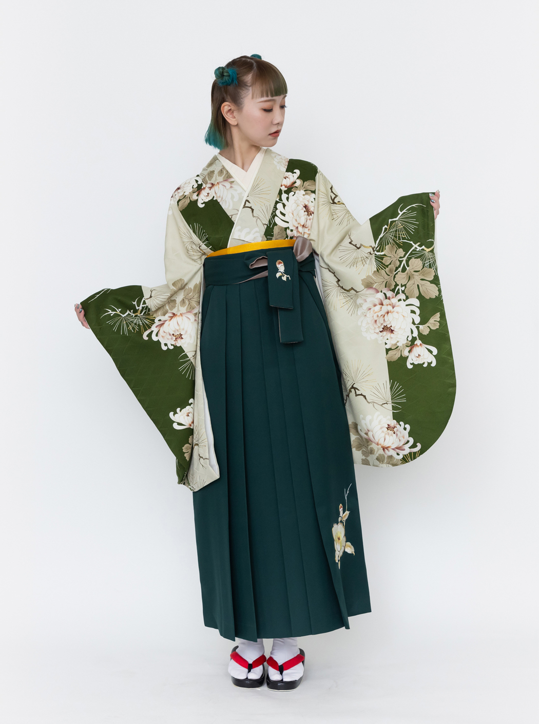 昼夜菊松/深緑【そしてゆめ】（袴：椿 刺繍/緑） | 【公式】モダン