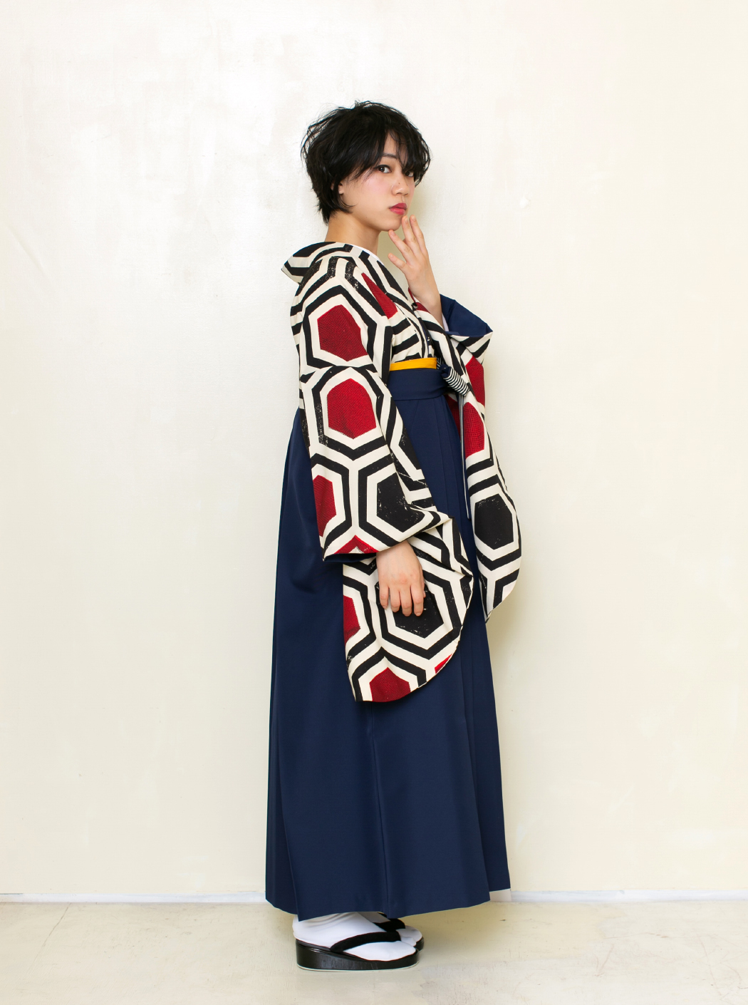 ヘキサゴン/黒（袴：紐裏ストライプ／紺） | 【公式】モダンアンテナの