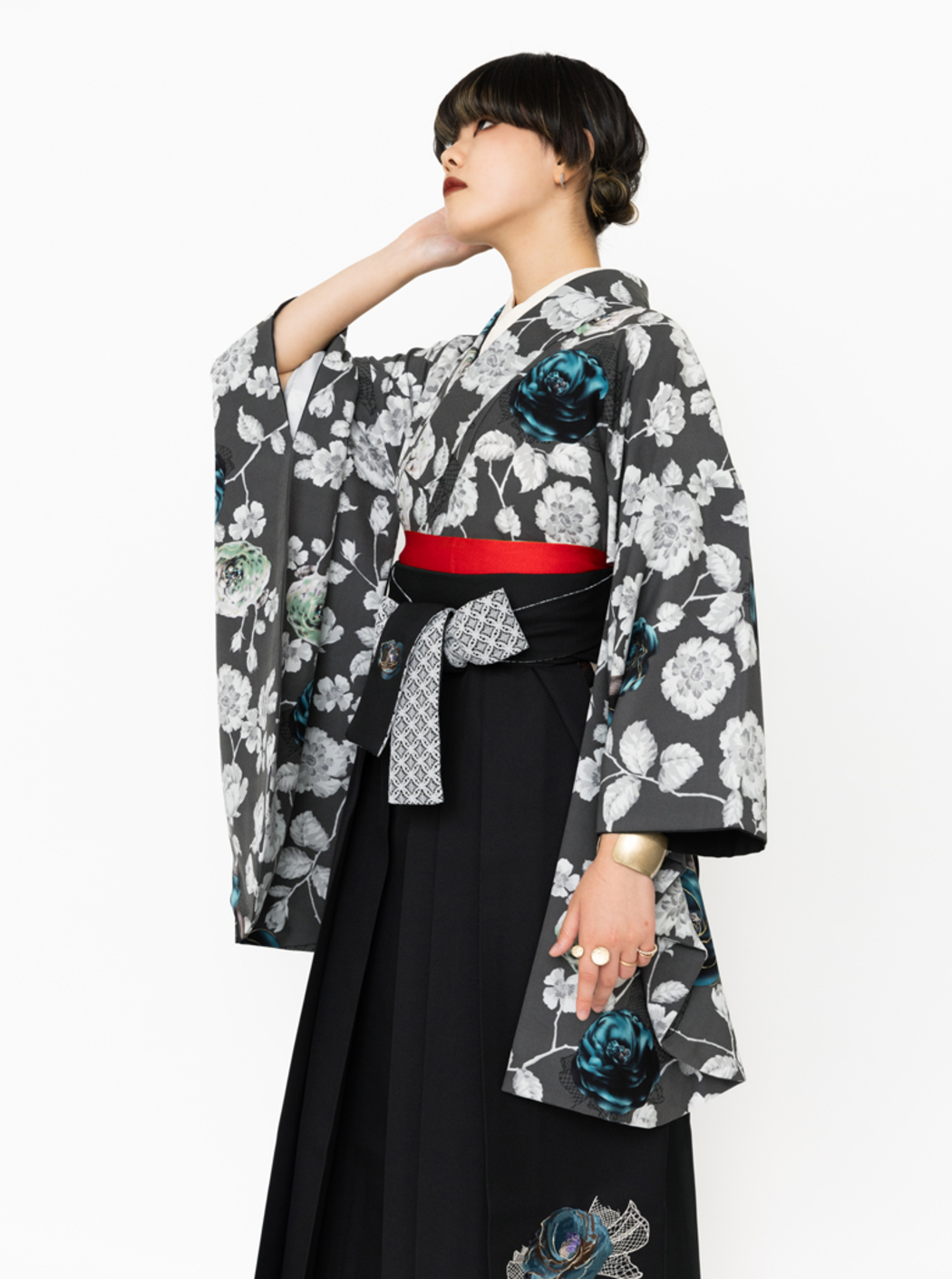 バラにレースリボン/ダークグレー【玉城ティナ×紅一点】（袴：バラ