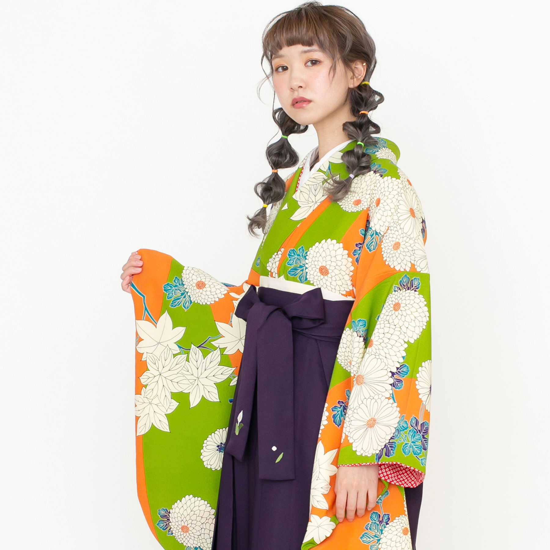紅葉に菊/オレンジ×グリーン（袴：2way袴／紫） | 【公式】モダン