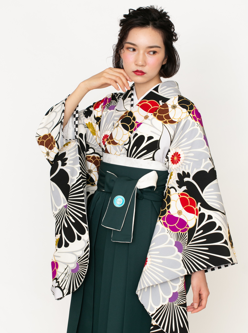 菊に鶴/黒【JAPAN STYLE×中村里砂】（袴：椿丸紋刺繍／緑） | 【公式