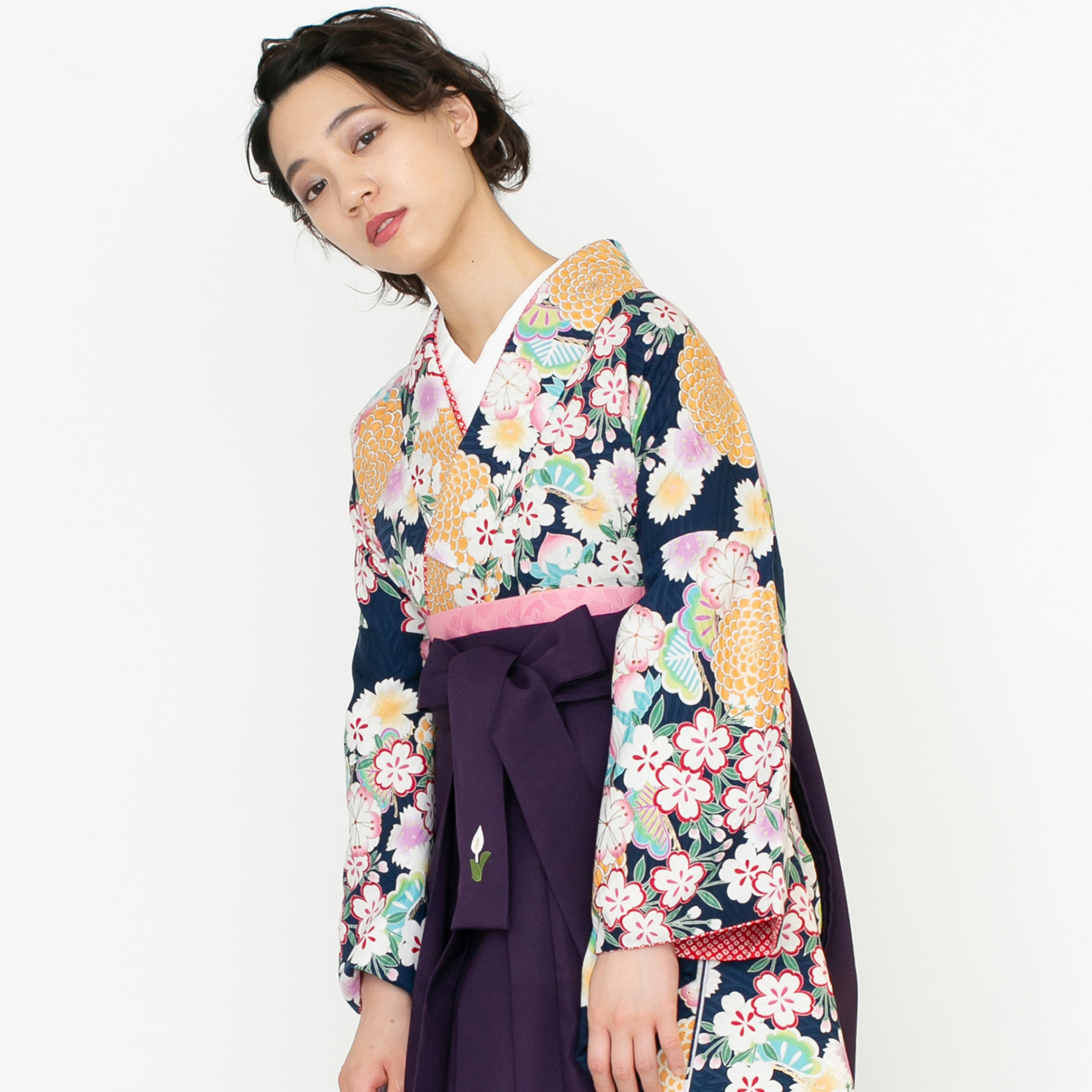 菊に桜/紺【九重】（袴：2way袴／紫） | 【公式】モダンアンテナの卒業