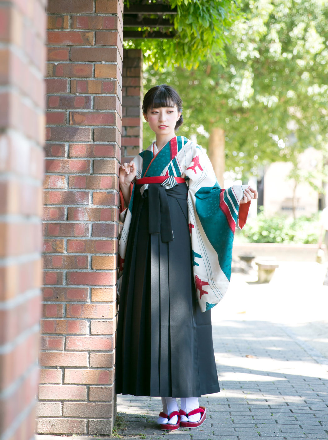 黒ストライプ着物・タッセル付き　袴　卒業式 SOUBIEN（創美苑） レンタル 卒業式 袴 女性 袴セット 黒 白