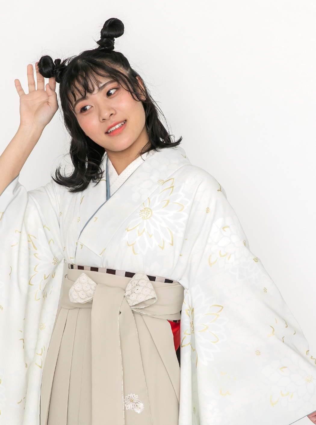 淡菊 / 薄グレー【JAPAN STYLE】（袴：アイボリー／菊刺繍） | 【公式